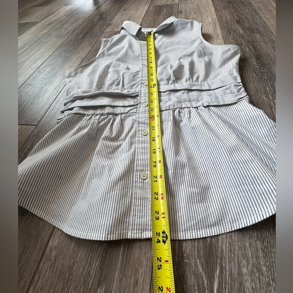 🛍️New York & company White with black striped sleeveless button down shirt. - Picture 4 of 7